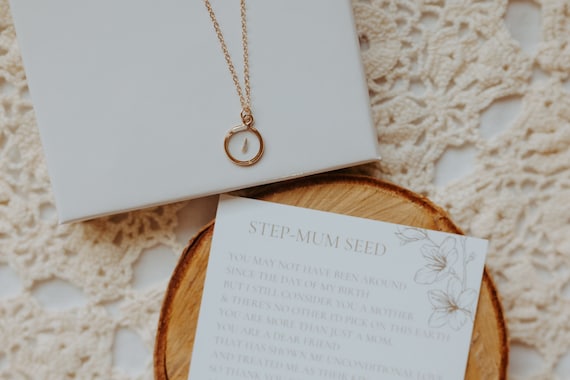 Mum outlet seed necklace