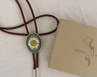 Daisy Flower | Floral Bolo Tie | Western Bolo | Western Wear | Feminine | Handmade | Leather | Cowboy Necklace | Custom Bolo | Wedding Bolo