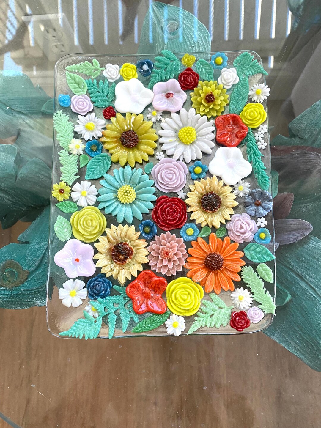 FIGURAL FLOWER PLATTER main image 1
