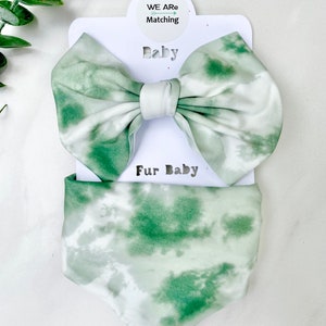 Matching baby bow + dog bandana| Matching set baby and pet| tie-on dog bandana| Handmade| Baby Shower gift| Add BowTie for dad or baby