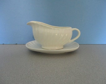 Corelle Coordinates Swirl Pattern Gravy Boat and Underliner Vintage