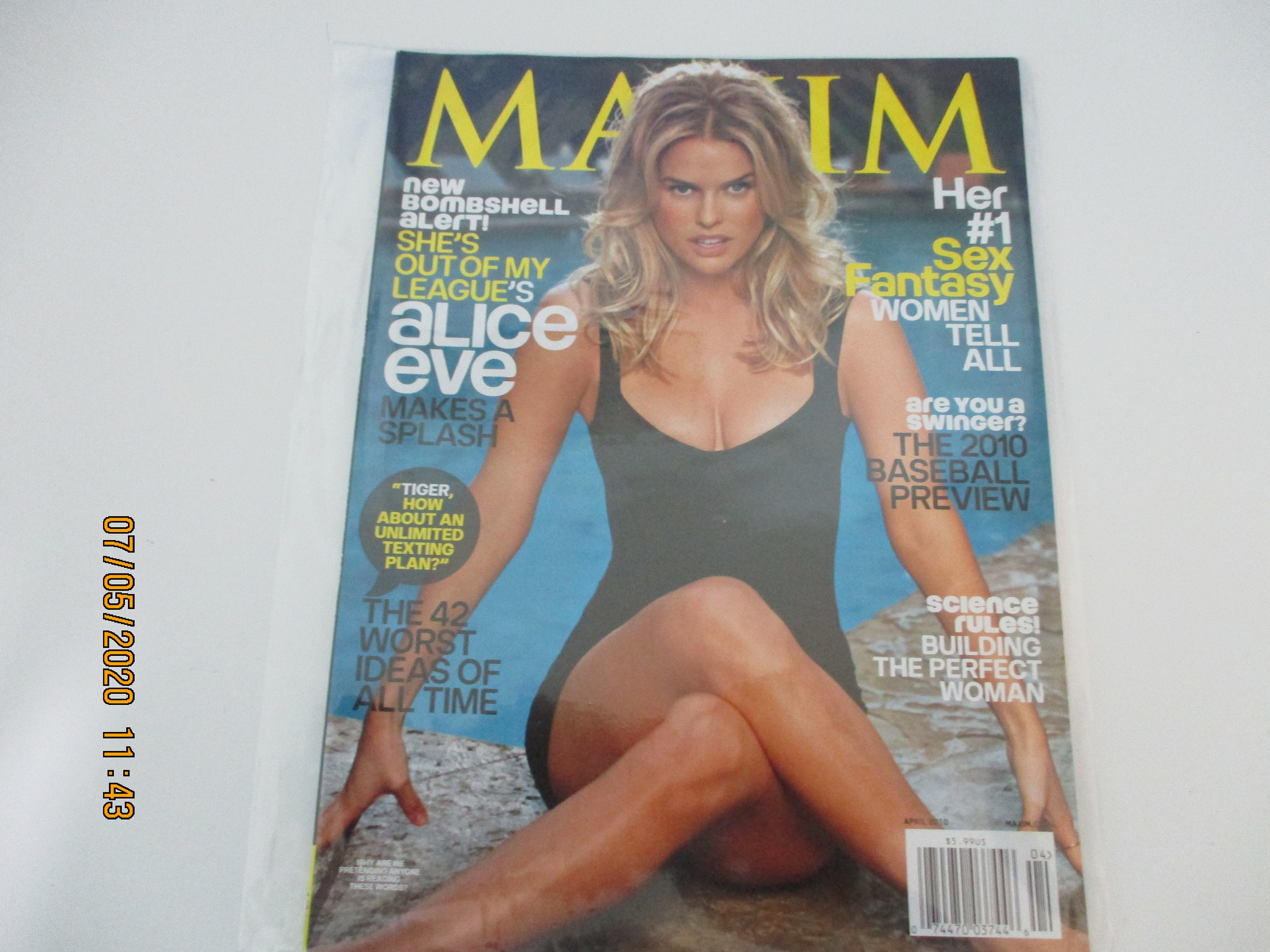 Maxim Magazine Alice Eve April 2010 MINT