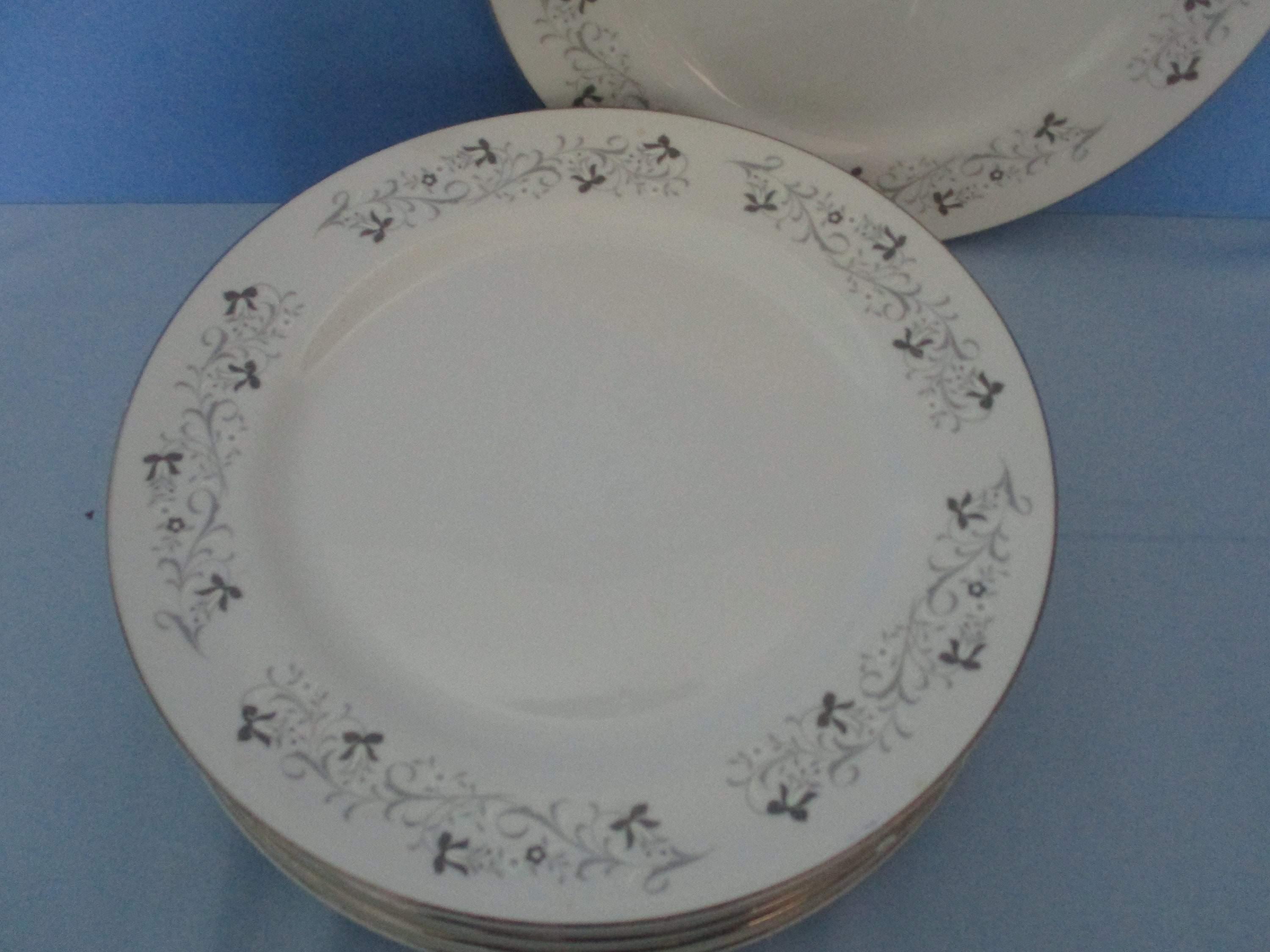 Louis Vuitton Monogram Porcelain Decorative Plates Set 2 White