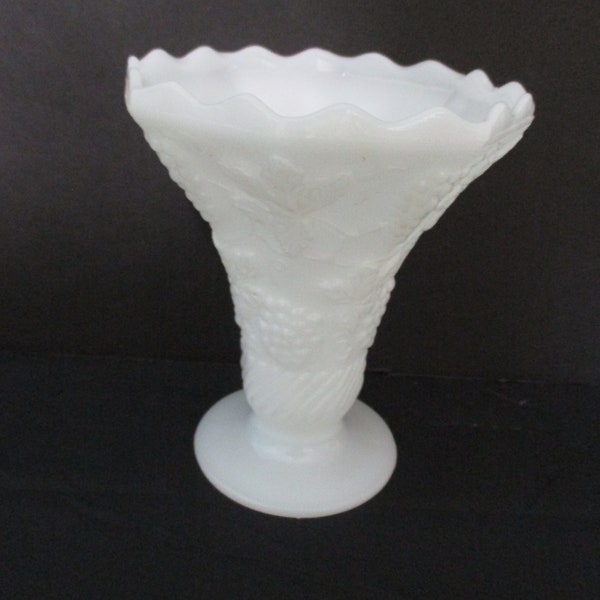 Anker Hocking Vintage Milchglas Weiße Traube und Blatt Muster Vase