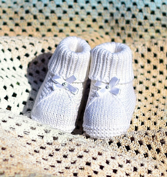 White knit hotsell baby booties