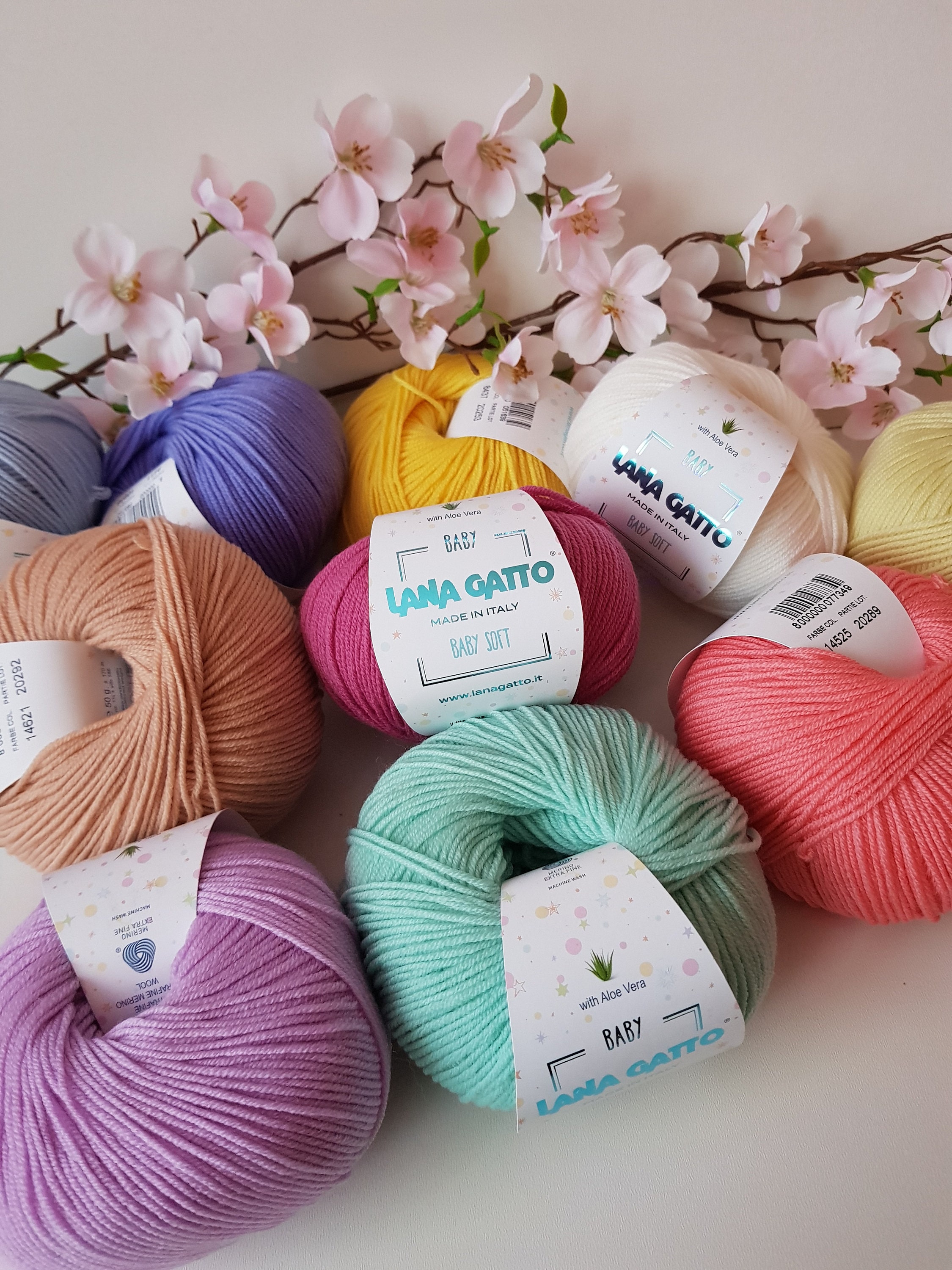 Choose from 12 colors! Bernat Pipsqueak yarn, small 3.5oz size/101 yds;  Bulky #5, baby soft polyester, low & fast ship!