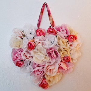 Flower heart/roses heart/wall heart/Valentine roses/Valentine heart/hanging heart/heart of roses