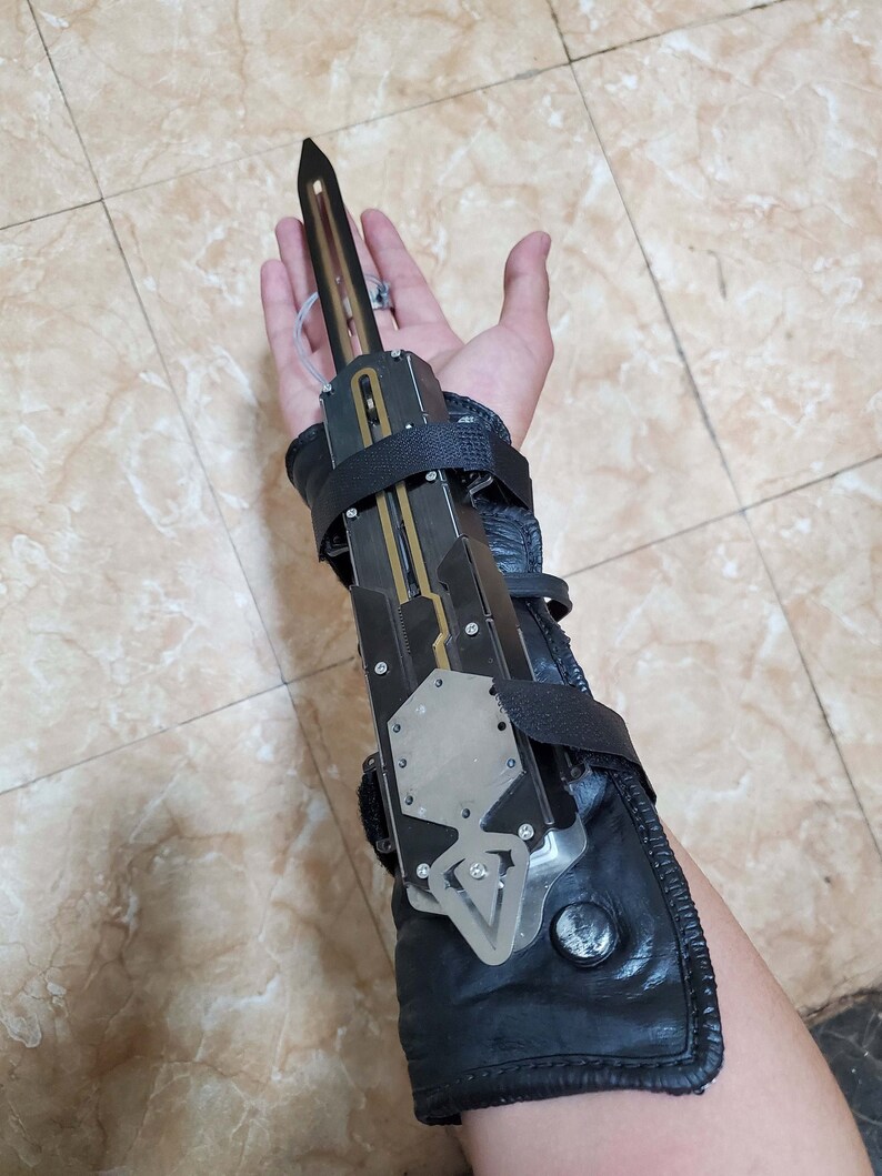 assassin's creed hidden blade black flag