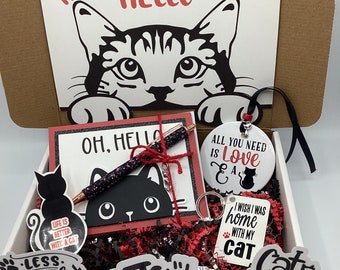 Coffret cadeau pour amoureux des chats. 11 articles inclus. (Choisissez votre propre sticker sentiment/occasion pour la boîte).