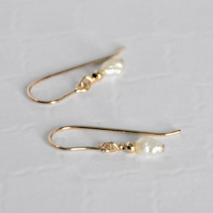 Tiny freshwater pearl and gold earrings, delicate fresh water pearl earrings, simple pearl and gold earrings, delicate pearl earrings pearl