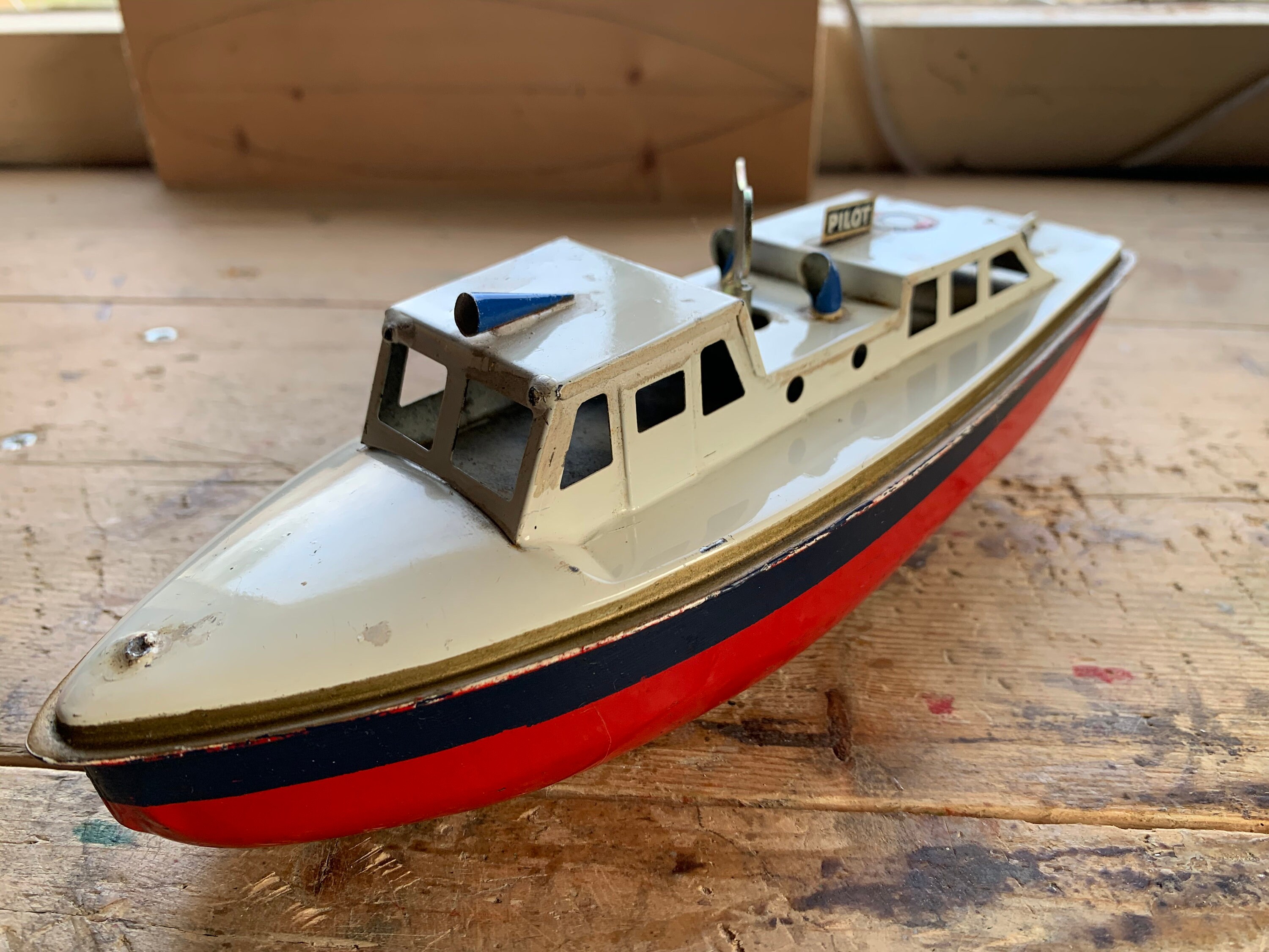 Sutcliffe 9.5 Inch Jupiter Ocean Pilot Clockwork Boxed Cruiser - Etsy UK