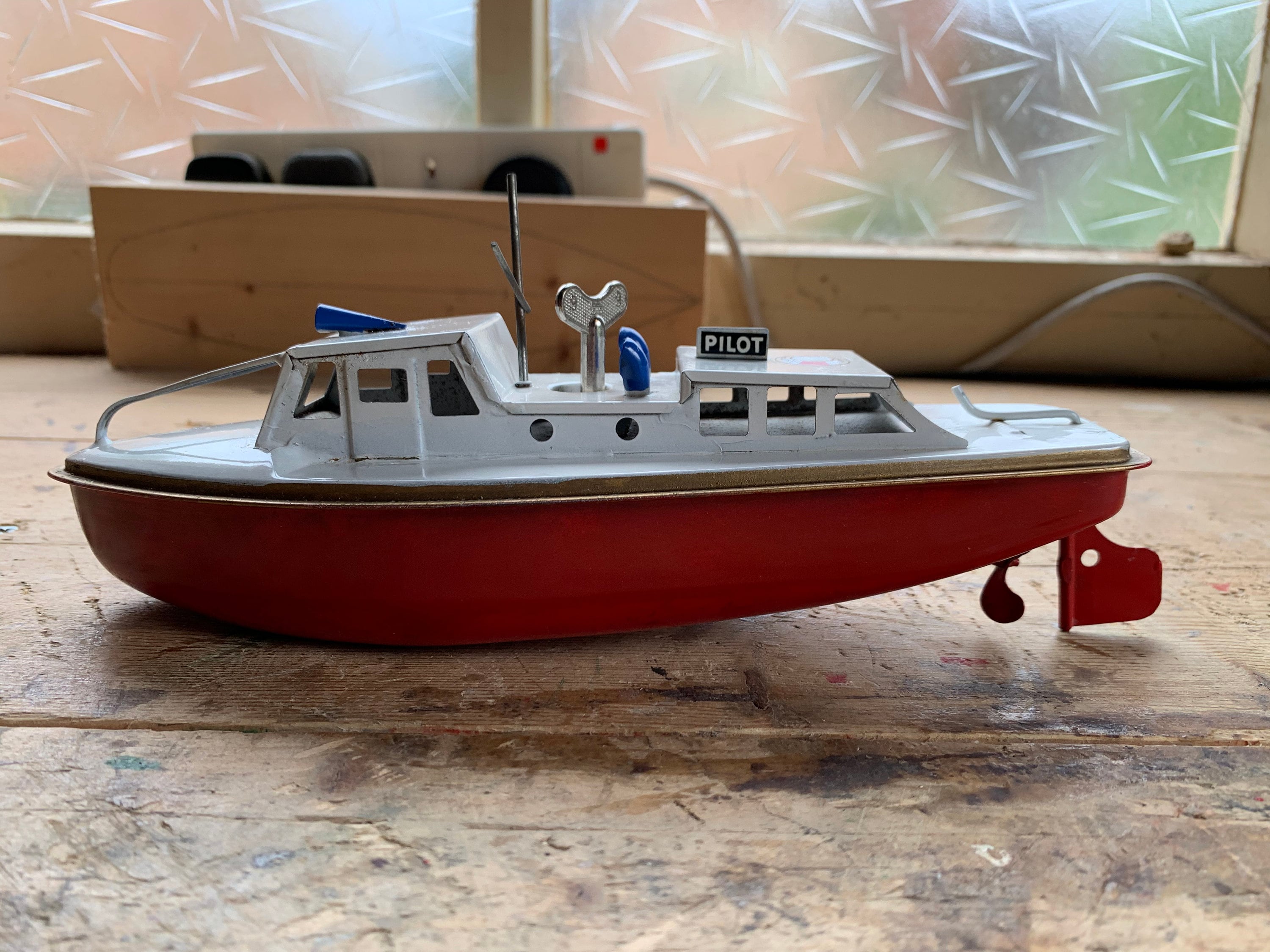 A Sutcliffe Toy Clockwork Model Tinplate Motor Torpedo Boat ... | Barnebys