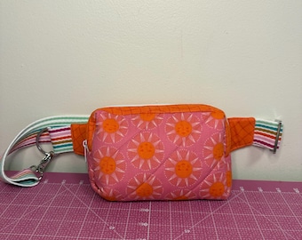 Gesteppte Gürteltasche / Crossbody Bag