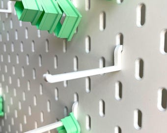 Percha para tablero perforado con cortador de arcilla / Organizador Skådis de IKEA / Soporte para herramientas de arcilla polimérica / Estante de almacenamiento impreso en 3D / Accesorio para tablero perforado blanco