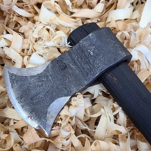 Forged throwing tomahawk