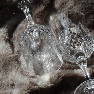 Verres à vin en cristal Longchamp vintage Cristal d&#39;Arques France, gobelets en verre taillé, ensemble de verres à vin élégant MCM Vaisselle