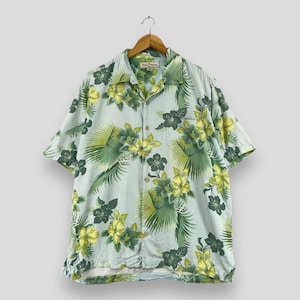 TOMMY BAHAMA Hawaii Floral Shirt Medium Vintage Y2K Hawaiian Hibiscus Flower Tiki Honolulu Guam Beach Aloha Wear Shirt Buttondown Size M