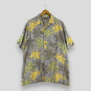 Vintage Y2K Hawaii Rayon Floral Shirt Xlarge Guam Beach Tropical Floral Hibiscus Flower Multicolor Aloha Wear Shirt Buttondown Size XL
