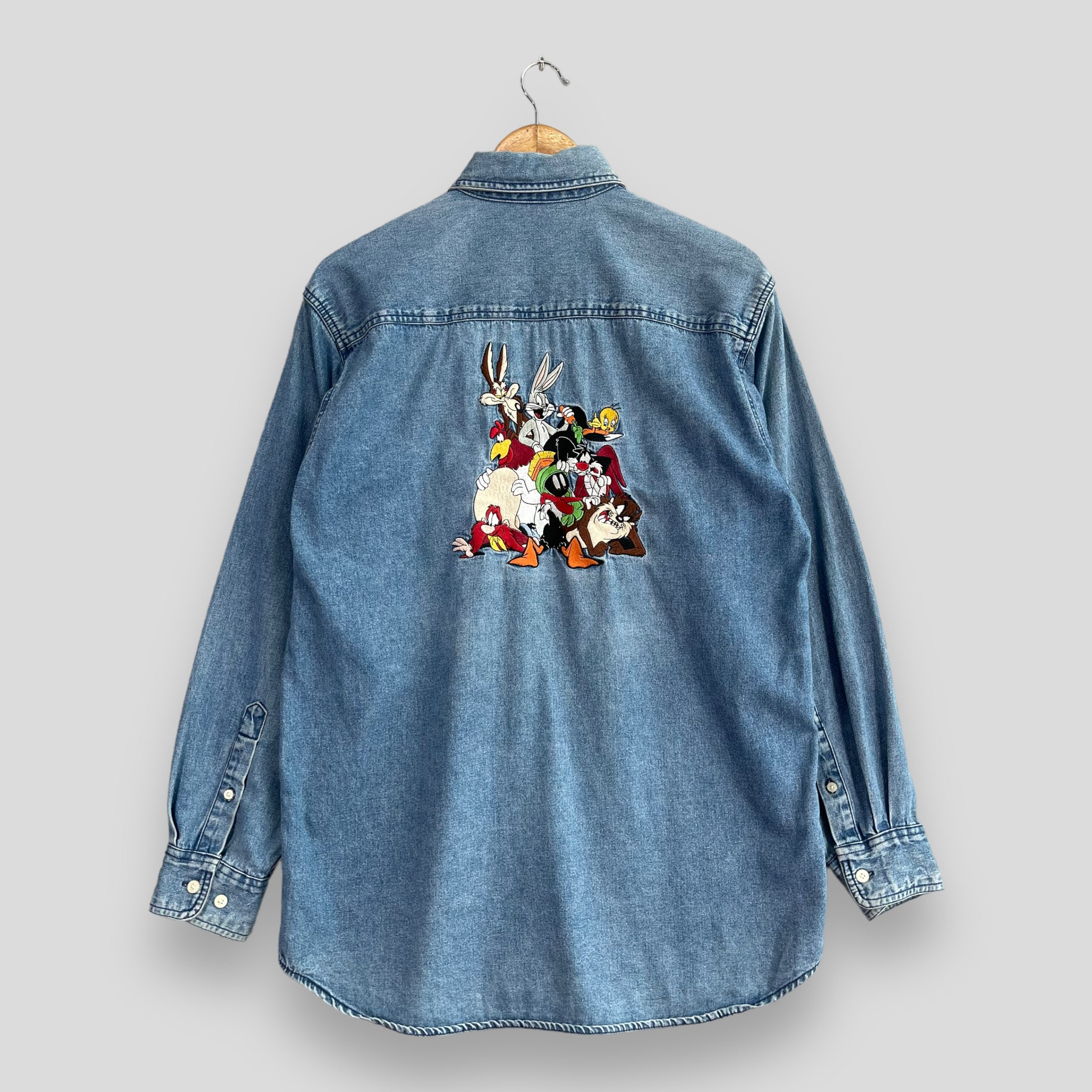 90s WARNER BROS ガウン vintage 古着　送料無料 Vintage Looney Tunes Warner Bros Hip Hop 90\u0027s Big Logo Hoodie