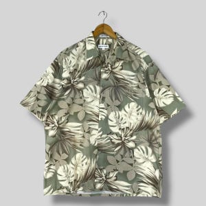 Vintage Y2K PIERRE CARDIN Hawaii Shirt Large Hawaiian Aloha Tropical Floral Leaves Printed Sunwear Casual Button Up S/S Green Shirt Size L