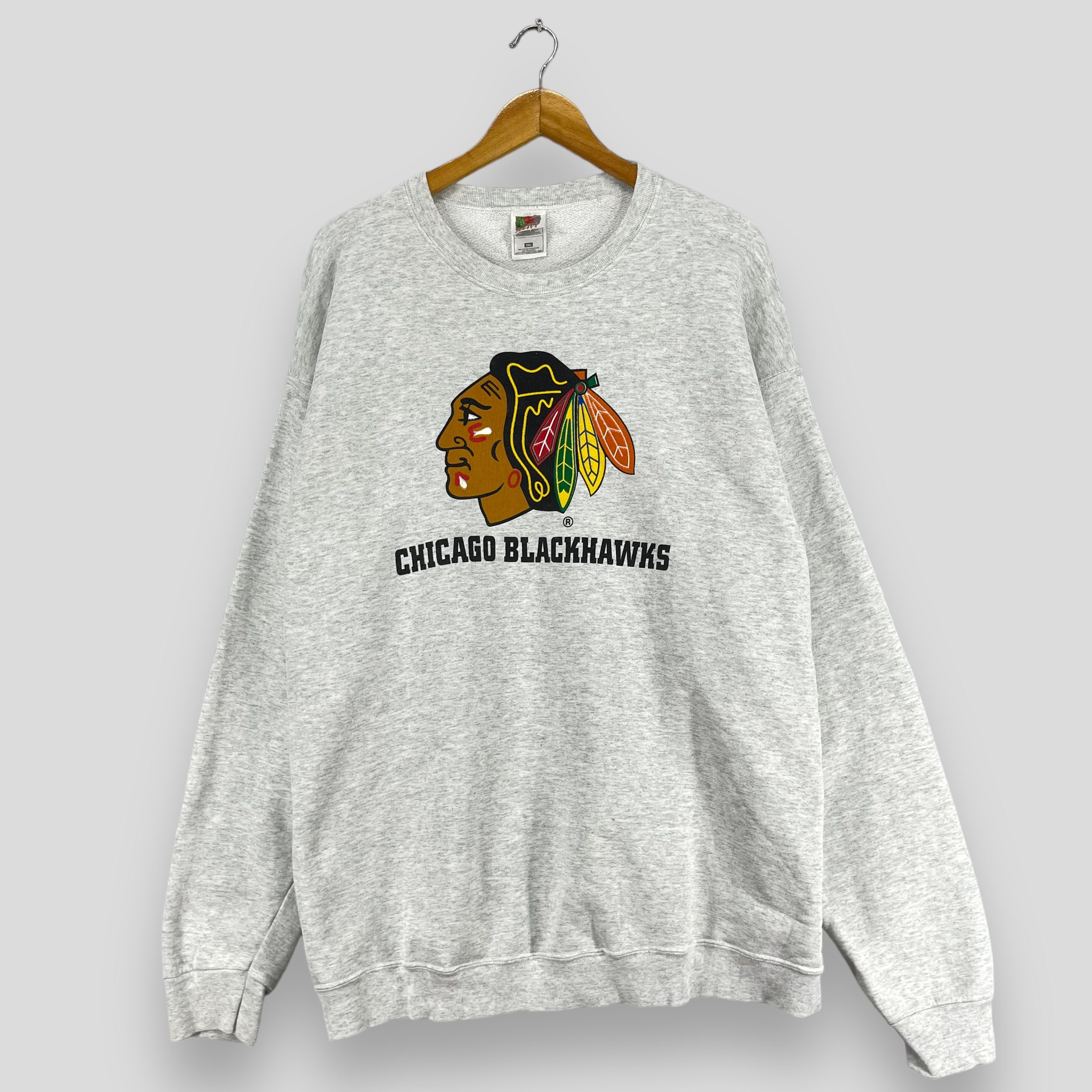Chicago Blackhawks Antigua Team Logo Reward Crewneck Pullover Sweatshirt -  Heathered Black