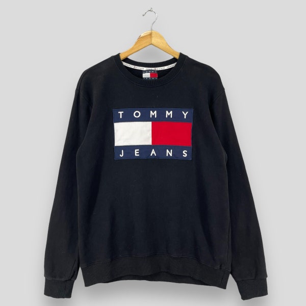 Vintage Y2K TOMMY HILFIGER Crewneck Sweatshirt Medium Tommy Sailing Gear Big Flag Streetwear Tommy Jeans Pullover Sweater Zwart Maat M