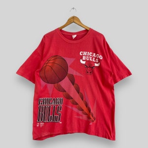 Vintage 90&#39;s CHICAGO BULLS Nba Tshirt Large Bulls America Basketball Team Sportswear Over Print Michael Jordan Chicago Bulls Red Tees Size L