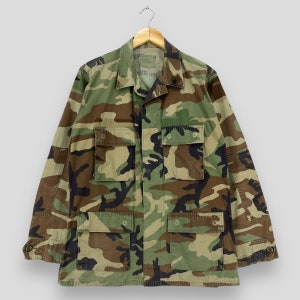 Vintage 1990s M-65 Field Camouflage Jacket Medium Us Military Army Camo Woodland Pattern Green Army Battle Dress Uniform Jacket Size M