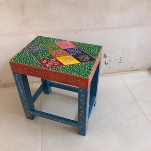 Table gigogne indienne en bois massif peinte à la main, tabouret en bois / Tables ethniques / Table d&#39;appoint / Bout de canapé