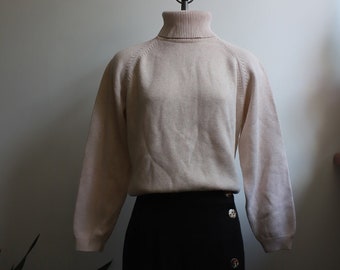 Vintage 1990s Jeanne Pierre minimalist creamy oatmeal off-white beige turtleneck pullover sweater