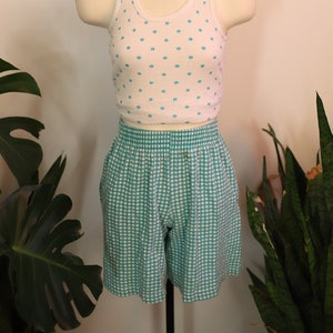 Vintage 1990s high waist checked white and green shorts gingham checkered