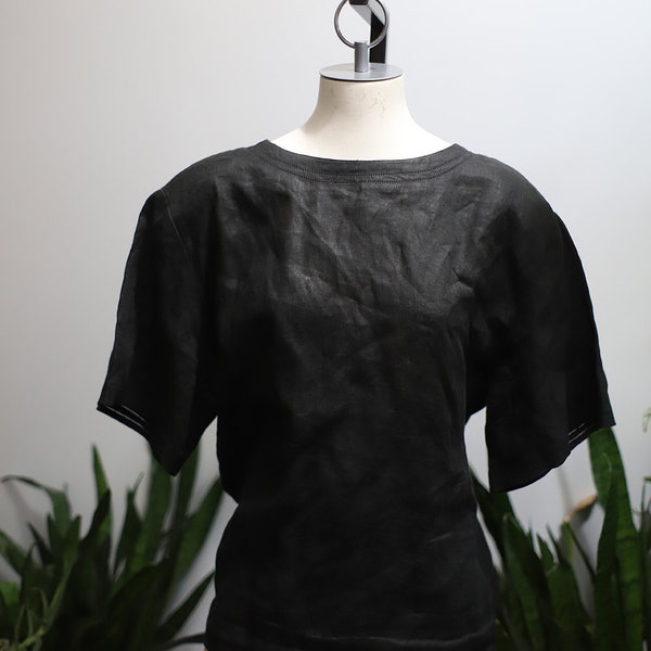 Vintage 1990s Evan Picone minimalist black linen blouse top shirt