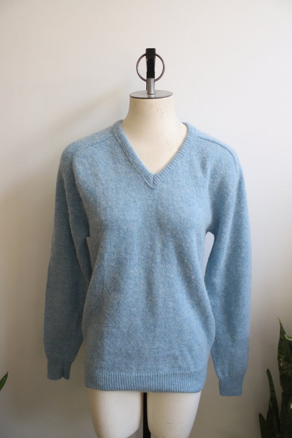 Vintage 1960s blue pullover Gem