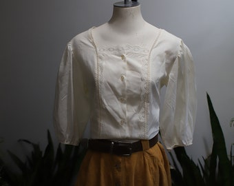 Vintage 1970s 80s Carefree Fashions Scottsdale, Arizona cottagcore button down blouse western square dance lace eyelet puff sleeve