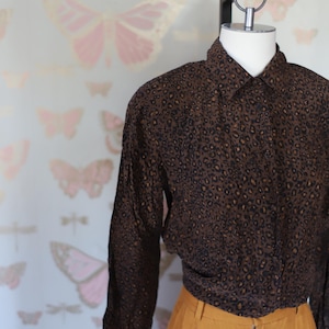 Vintage 1980s 90s animal print long sleeve silk blouse button down cheetah leopard