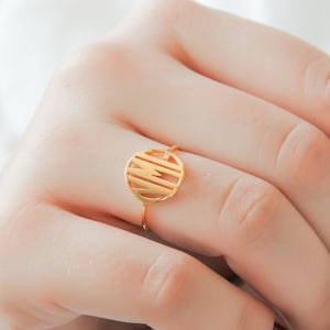 Monogram Signet Ring, Letter Monogram Ring, Circle Initial Ring, Simple Monogram Ring, Personalized Memorial Initial Ring,