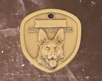 Forma de escudo de pastor alemán Etiqueta de nombre personalizada•Etiqueta de identificación•Etiqueta de perro•Etiqueta de identificación de mascota personalizada•Etiqueta para evitar la pérdida•Grabado profundo con láser