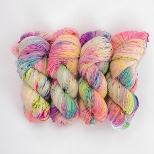 SUPERSTAR  - Hand Dyed Yarn - Merino Wool & Nylon - Fingering/Sock Weight Yarn - Rainbow Yarn - 1 x 100g Skein