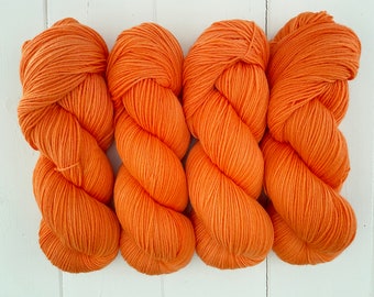 SUNSET - Hand Dyed Yarn - 100% Sustainable  Merino Wool  - Fingering/Sock Weight Yarn - 100g Skein
