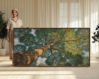 Puede incluir: Una gran pieza de arte mural rectangular que presenta una perspectiva en contrapicado de un árbol alto con un tronco marrón texturizado y un dosel denso de hojas verdes y amarillas contra un cielo azul claro, enmarcado en un borde de madera marrón.