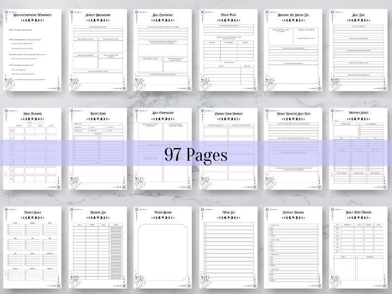 Op de afbeelding: Een zwart-witte printbare planner met 97 pagina's met een maan- en sterrendesign. De planner bevat pagina's voor maaltijdplanning, receptenkaarten, zelfcompassie, het veranderen van je mindset, het aanpakken van negatieve zelfspraak, maandelijkse doelen, verlanglijst, contacttracker en dagelijkse stemmingstracker.