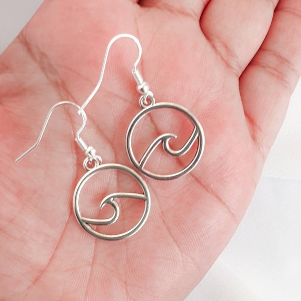 Wave Beach Earrings, Hollow Wave Earrings, Lightweight Wave Earrings, Beach jewellery, Surfer Earrings, Silver Wave Charm Earrings, Surfer