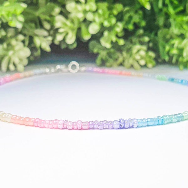 Ras de cou pastel ombré • Ras de cou perles dégradées • Ras de cou perles de rocaille pastel • Collier arc-en-ciel de perles de rocaille pastel coloré • Collier minimaliste pastel