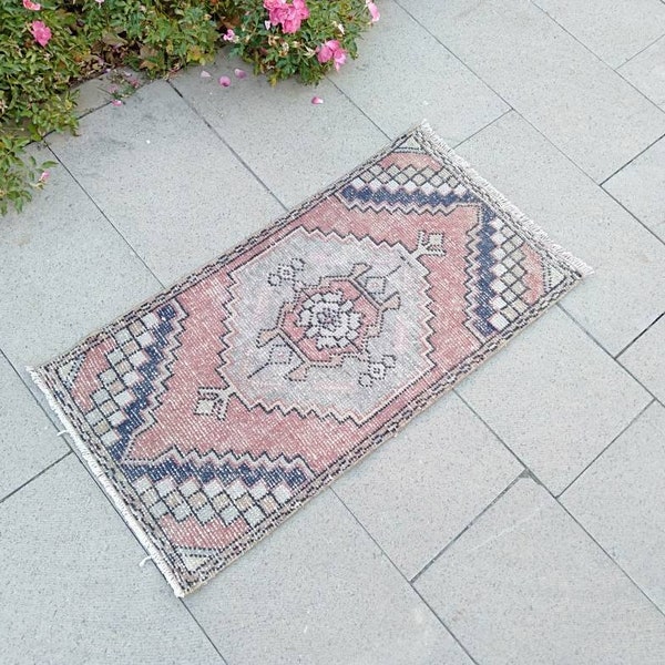 Turkish small rug, vintage small rug, small rug, Turkish doormat, oushak small rug, vintage rug, rug pad, home floor rug, rugs, 1'7x3'2