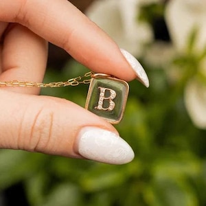 Collar con colgante inicial de diamante de cristal - Collar personalizado con letras de diamantes naturales - Collar con capas de oro de 14 k - Regalos de cumpleaños (de la A a la Z)