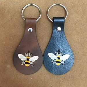 Bee Keyring - Handmade Vegetable Tanned Leather