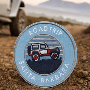 Naszywka z motywem podróży samochodem Santa Barbara – haftowana naszywka z motywem przygody 4x4 – pamiątka z podróży – prezent z podróży samochodem po Kalifornii – naszywka do przyszycia na żelazko