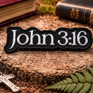 Toppa con Giovanni 3:16/Versetto della Bibbia/Toppa termoadesiva/Regali di fede cristiana/Tema religioso/Applicazione ricamata da cucire per abbigliamento, giacca, zaino