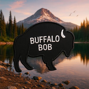 Parche de búfalo, parche con nombre, parche termoadhesivo personalizado, regalos para exteriores, insignia de animal salvaje, aplique bordado para coser en ropa, chalecos, sombreros y mochilas. imagen 1