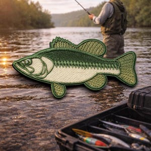 Toppa per persico trota/Toppa termoadesiva/Gita di pesca/Pescatore sportivo/Pesce/Applicazione ricamata da cucire per abbigliamento, gilet, giacca, cappello, attrezzatura, zaini